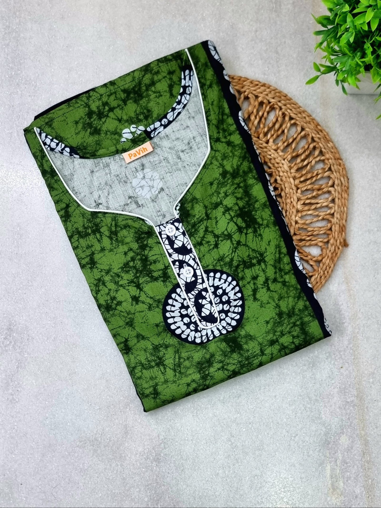 N81 1 Green Crack Batik Printed A-Line Cotton Nighty